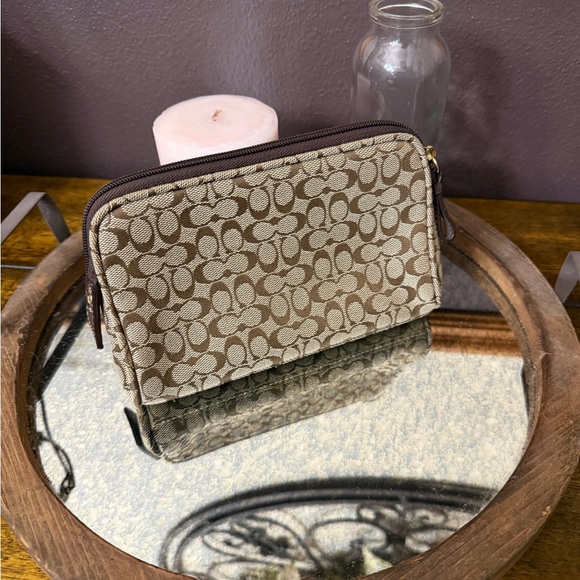 ✨ NWOT - Vintage Y2K Coach Signature Canvas Zip Pouch ✨ - Picture 6 of 9